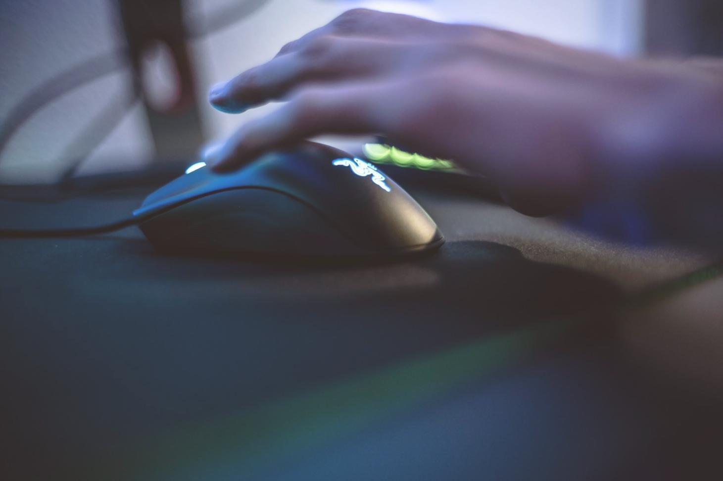 Technical architecture diagrams and network protocols for blockchain systems